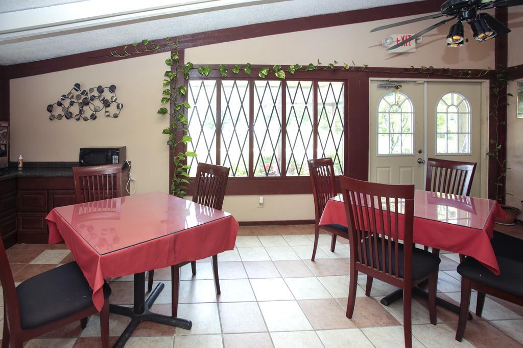 Knights Inn - Battle Creek Esterno foto