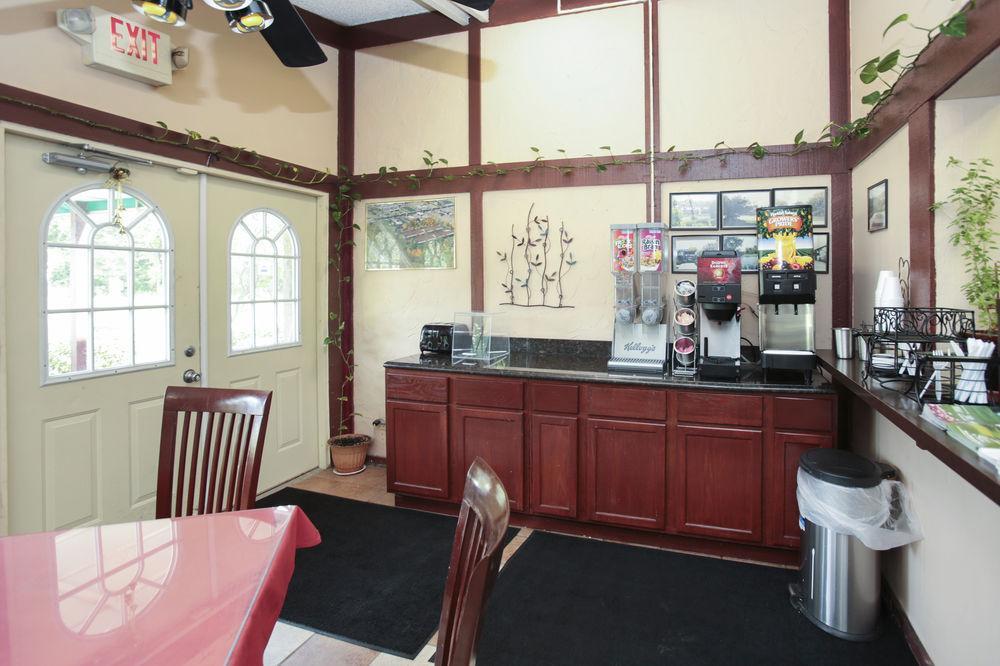 Knights Inn - Battle Creek Esterno foto