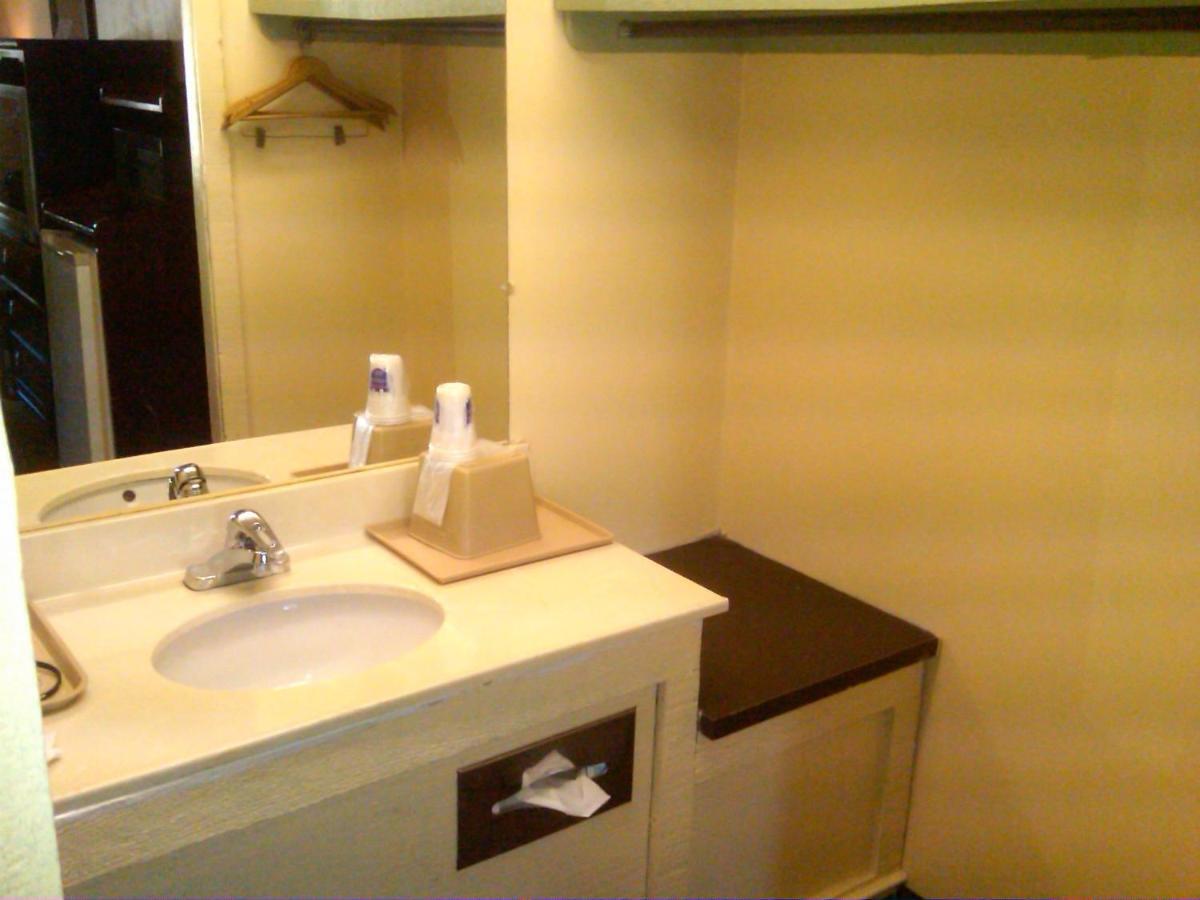 Knights Inn - Battle Creek Camera foto